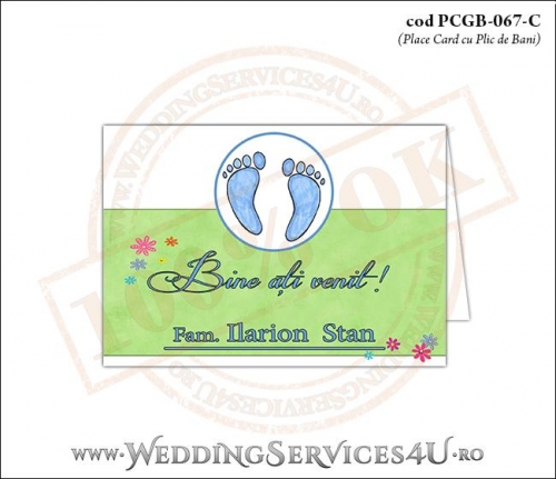 PCGB-067-C Place Card cu Plic de Bani sigilabil pentru Botez cu urme de pasi de copil si fundal cu ‘gazon verde’ si flori colorate