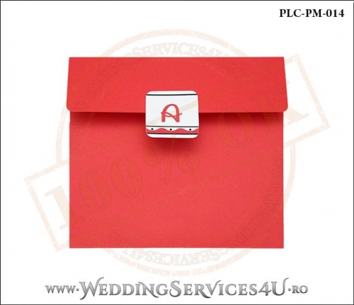 Plic Patrat pentru invitatie de Botez Colorat Personalizat realizat din carton rosu mat cu Monograma Aplicata. PLC-PM-014-1